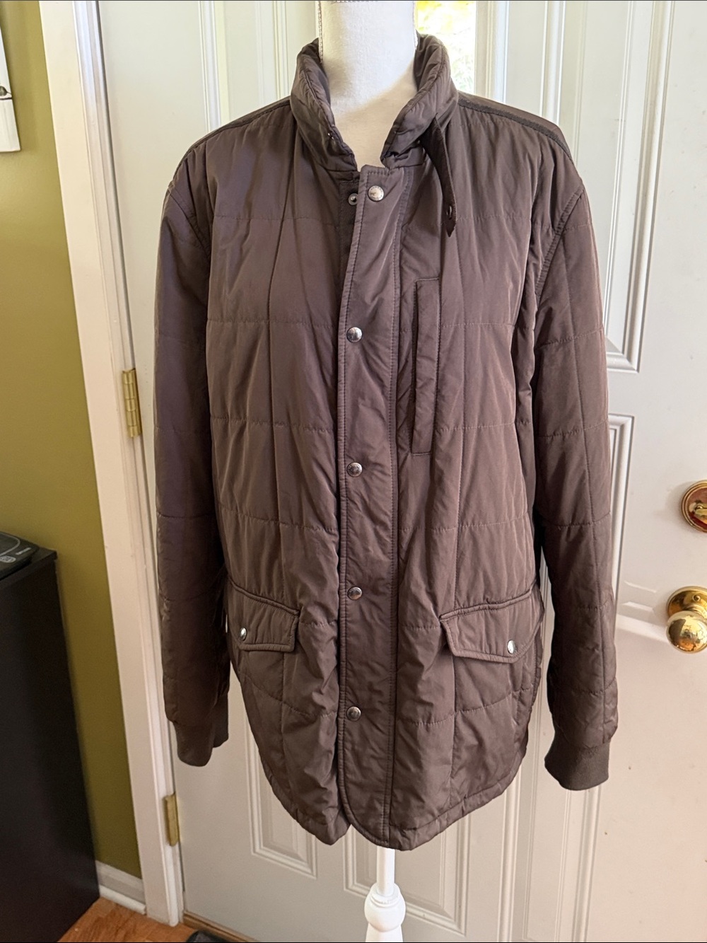 Banana Republic Woman’s Coat Size Large 5 Pockets Brown